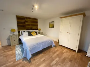 Bumble Bee Barn - Image 3