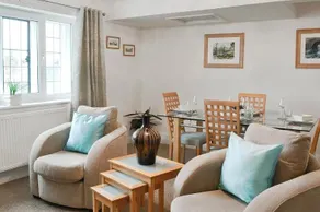 The Rafters Bank House Stunning Apartment - Image 4