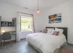 Nice bright cottage in a vineyard. - Image 2