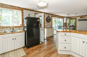 Canadiana-Muskoka Lake House Retreat - Image 5