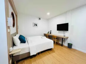 Comfy furnished apt, 100 m. to MRT, near Airport - Image 4