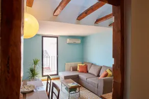 STYLISH apt in the CENTER. Best LOCATION - Image 5