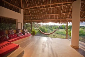 Secluded Eco-Villa overlooking Mida Creek - Image 4