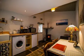 Fermoyle Properties Glynn's Cottage - Image 2
