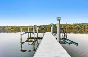 WATERFRONT VACATION DREAM HOME! - Image 3