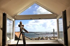 'No. 17' Town House with Sea View - Image 2