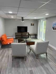 Basement apartment in Pendleton w/ sep. entrance - Image 3