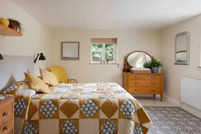 Private and characterful barn conversion - Image 2
