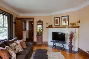 Beautiful Uptown 4BR! Steps to lake, near downtown - Image 4