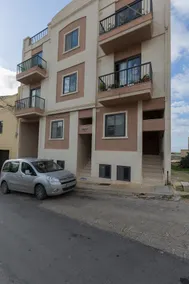 3 bedroom apartment near beaches - Image 5