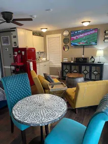 Well appointed Private Cottage with Free Parking - Image 3
