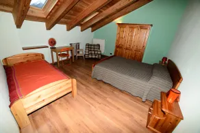 Rustic apartment in the mountains - Image 4