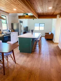 Charming Farmhouse Near Wineries & Downtown - Image 2