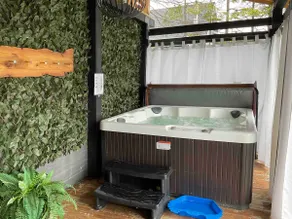Paradise by Lake Témiscouata: Outdoor hot tub - Image 4