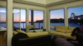 Spectacular Water-front House: Spacious and Fun! - Image 3