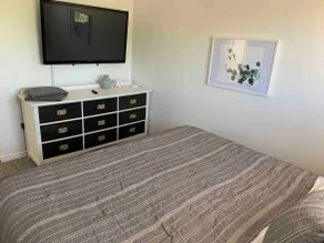 Cozy Townhome Gathering Spot - Image 4