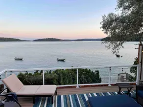 Peaceful Beach FRONT home on protected Similk Bay! - Image 4