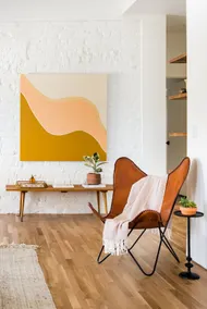 Elegantly Renovated Bungalow in a Historic District - Image 4