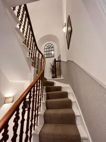 Beautiful 3-Story Townhouse in Central Lerwick - Image 5