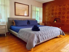 The Wright Arbor House: A Mid-Century Experience! - Image 4