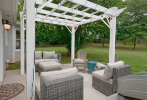 Scandi-Chic Retreat in Madison-Pets stay free! - Image 5