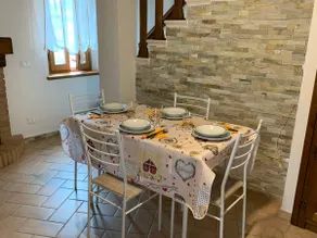 Small Tuscan farmhouse. - Image 5