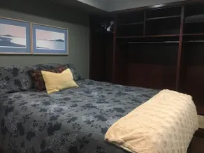 McKenzie Charmer- Private Suite with own entrance - Image 2