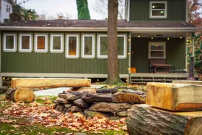Retreat to this quiet cottage on Jacob’s Creek! - Image 2