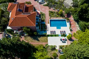 Superior Accommodation with sea-view top terrace - Image 3