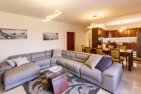 Modern Home! 2 Min Walk to Beach! Sleeps 6! - Image 3