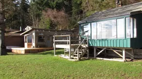 Beach front house with guest cabin! - Image 5