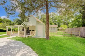 Cute & Cozy 5 min to The Woodlands or Med Center - Image 2