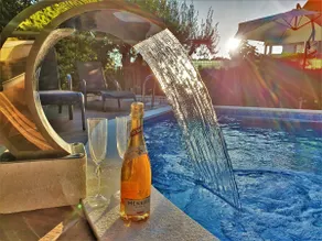 Wawe Lux Holiday House with pool - Image 4