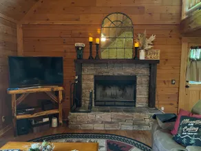 Secluded 3-bedroom Cabin on beautiful Norris Lake - Image 5
