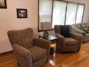 Comfortable 1 bedroom first floor duplex - Image 2