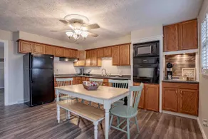 ✸ Cozy Bungalow w Lg Yard | Ball Park 2.7 mi Downtown 1.1 mi✸ - Image 5