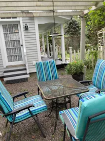 Cozy, charming cottage by the creek w/2 queen beds - Image 4