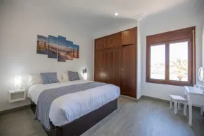 Beachfront Apartment with 3 Bedrooms - Image 3