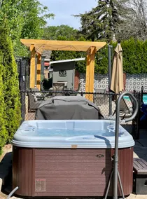 Franklin Park Home with Huge Pool and Hot Tub - Image 4
