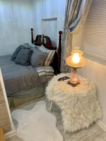 Private, stylish, clean detached studio - Image 4