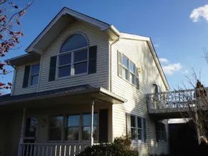 Charming Southampton Home - Image 3