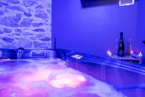 Cozy Room Romantic Jacuzzi - Image 4