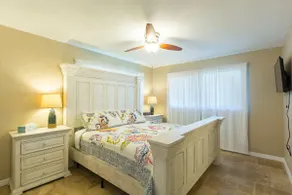 Sea Whisper: North End gem w/ pool & dock - Image 4