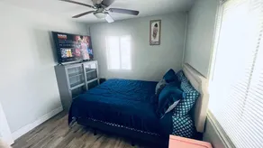 Lovely 2-Bedroom apartment with free parking - Image 3