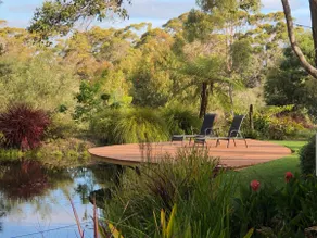 Lakeside Garden Chalet - Image 5