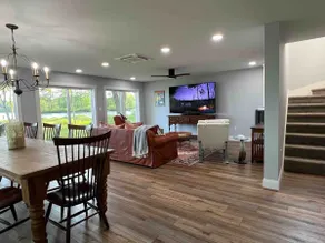 Lakeside Modern Retreat - Image 3