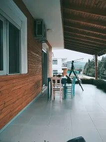 House with Garden - Image 3