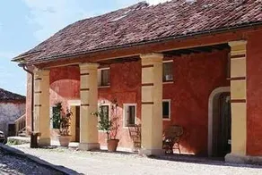 Apartments in farm house. - Image 2