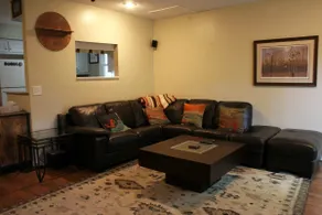 Townhouse Cul-de-Sac - Image 3