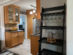 ★ Charming Comfy Cottage Home with a Modern Flair★ - Image 4